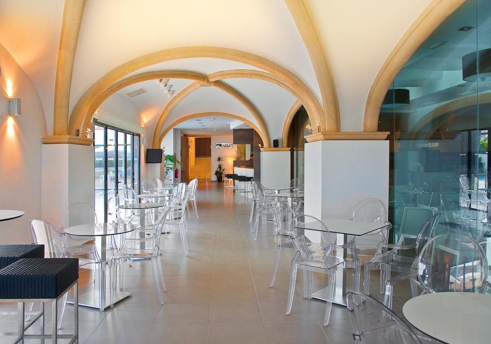Hotel Rh Portocristo & Wellness Пеніскола Екстер'єр фото